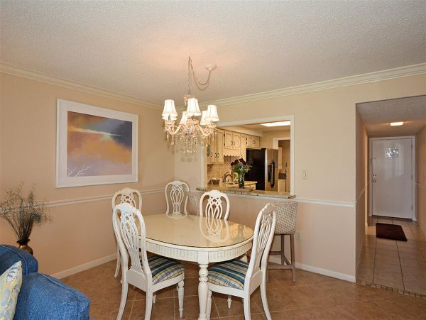 Lovely 2 Bedroom Vacation Condo Full Ocean Views