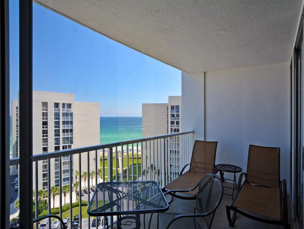 Lovely 2 Bedroom Vacation Condo Full Ocean Views