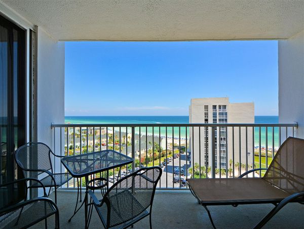 Lovely 2 Bedroom Vacation Condo Full Ocean Views