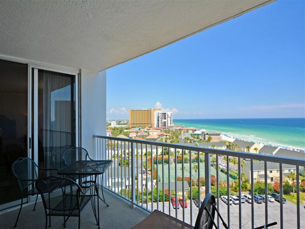 Lovely 2 Bedroom Vacation Condo Full Ocean Views