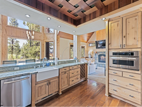 Nestled Between Down Town Truckee & Tahoe Lakes