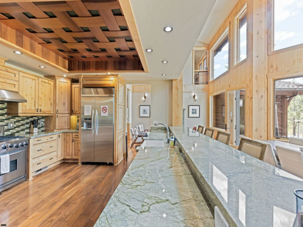 Nestled Between Down Town Truckee & Tahoe Lakes