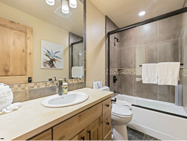 Nestled Between Down Town Truckee & Tahoe Lakes