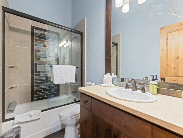 Nestled Between Down Town Truckee & Tahoe Lakes