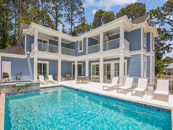 Hilton Head Six Bedroom Luxury Vacation Rental Close to the Beach