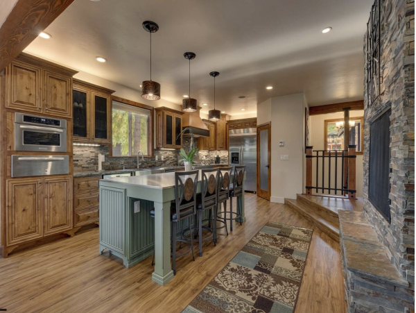 Close to Northstar Ski Resort- Magic Mountain Retreat
