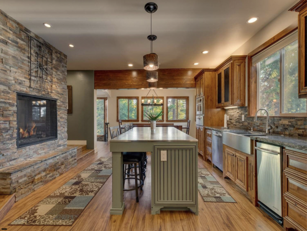 Close to Northstar Ski Resort- Magic Mountain Retreat