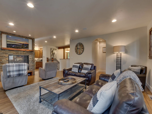 Close to Northstar Ski Resort- Magic Mountain Retreat