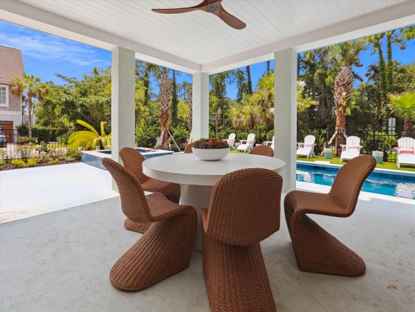 Hilton Head Six Bedroom Vacation Home Near the Beach