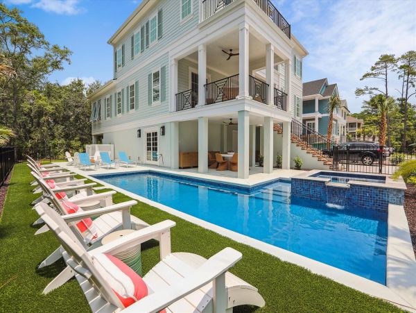 Hilton Head Six Bedroom Vacation Home Near the Beach