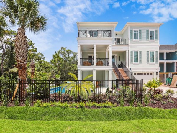 Hilton Head Six Bedroom Vacation Home Near the Beach