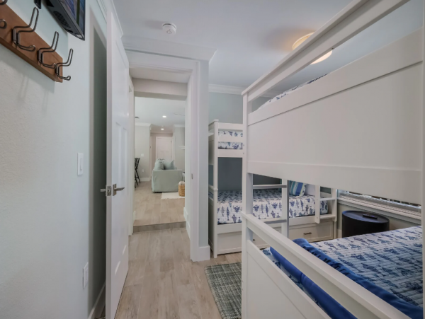 Holmes Beach Vacation Home with 4 Bedroom