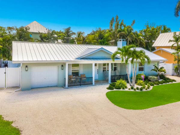 Holmes Beach Vacation Home with 4 Bedroom