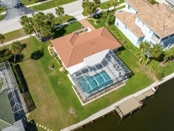 Walk to Beach Marco Lovely Pool Home