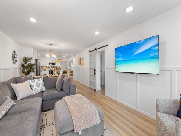 Longboat Key Beachfront Condo 3-Bedroom Plus Den Vacation Rental with Resort Amenities