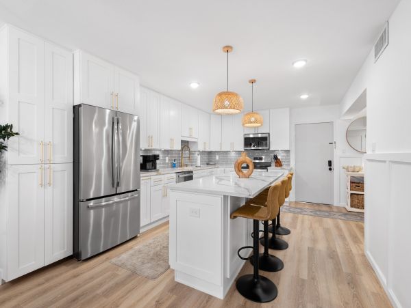 Longboat Key Beachfront Condo 3-Bedroom Plus Den Vacation Rental with Resort Amenities