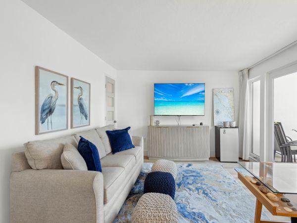 Longboat Key Beachfront Condo 3-Bedroom Plus Den Vacation Rental with Resort Amenities
