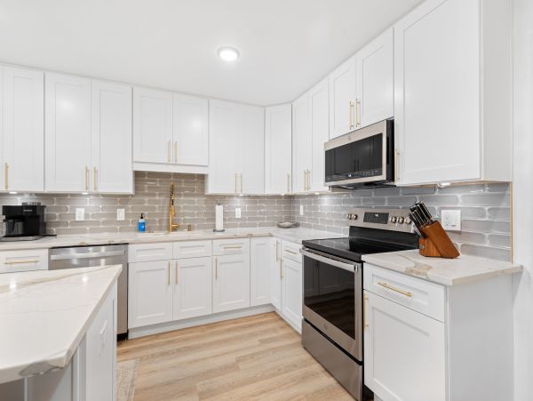 Longboat Key Beachfront Condo 3-Bedroom Plus Den Vacation Rental with Resort Amenities