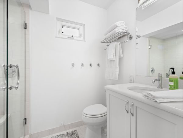 Longboat Key Beachfront Condo 3-Bedroom Plus Den Vacation Rental with Resort Amenities