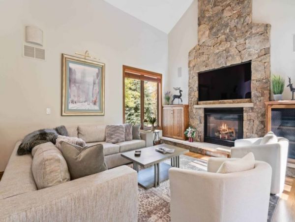 Delightful Colorado Mountain 6 Bedroom Vacation Rental