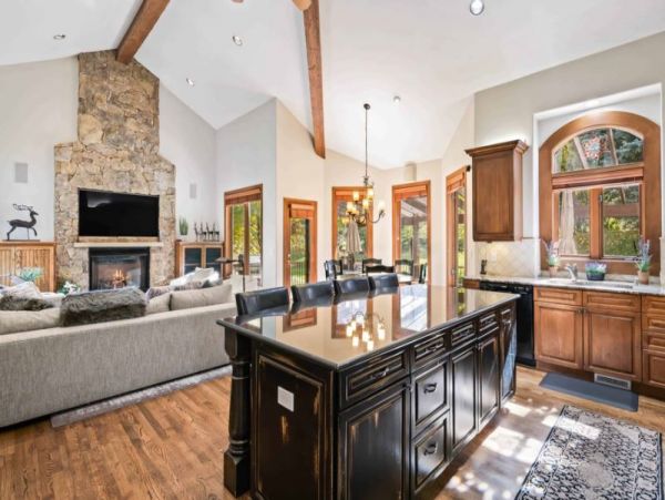 Delightful Colorado Mountain 6 Bedroom Vacation Rental