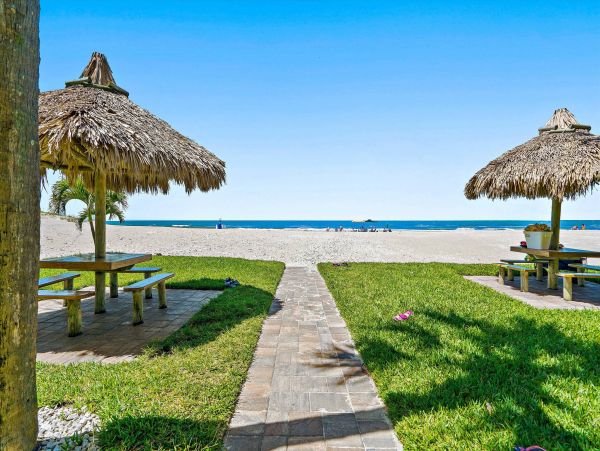 Beachfrotn Two Bedroom Rental Condo in Redington Shores