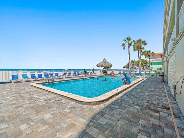 Beachfrotn Two Bedroom Rental Condo in Redington Shores