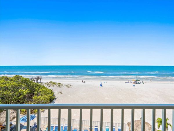 Beachfrotn Two Bedroom Rental Condo in Redington Shores