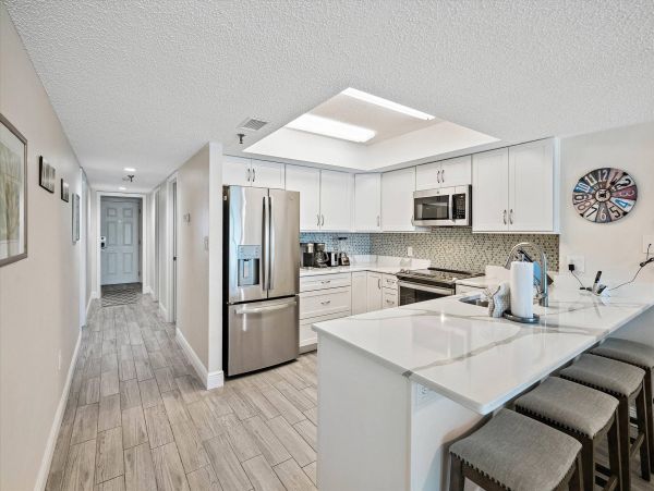 Beachfrotn Two Bedroom Rental Condo in Redington Shores
