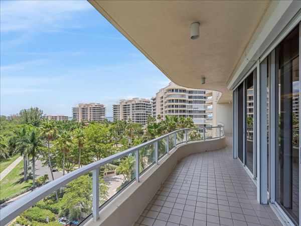 Longboat Key Vacation Condo Two Bedroom with Den