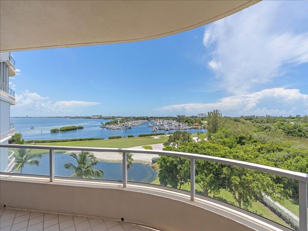 Longboat Key Vacation Condo Two Bedroom with Den