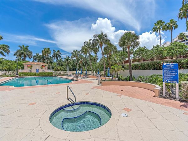 Longboat Key Vacation Condo Two Bedroom with Den