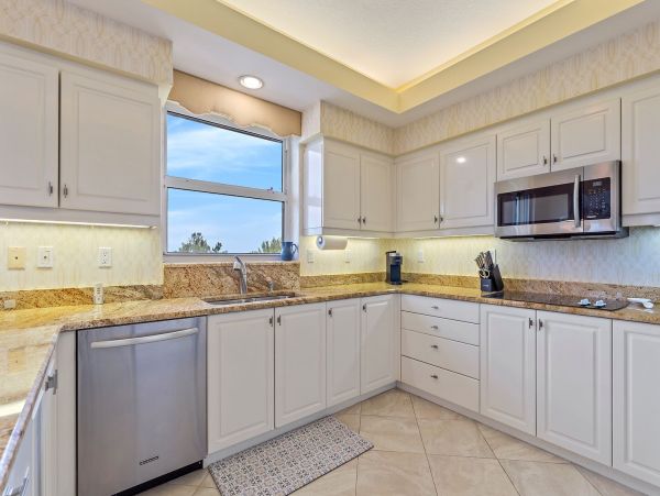 Longboat Key Vacation Condo Two Bedroom with Den