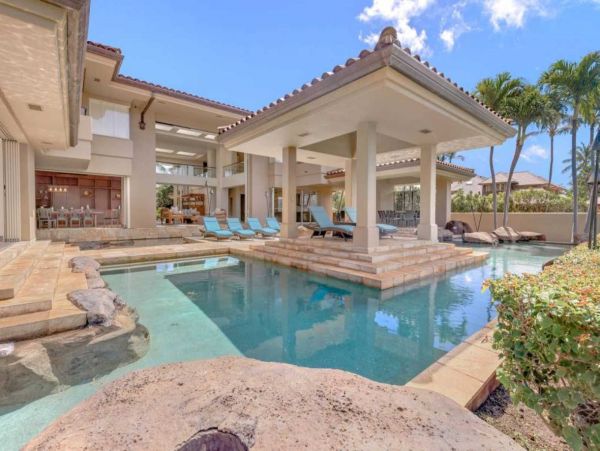 Luxury Estate with 8 Bedrooms & Amazing Amenities