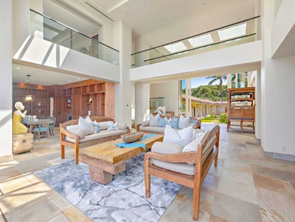 Luxury Estate with 8 Bedrooms & Amazing Amenities