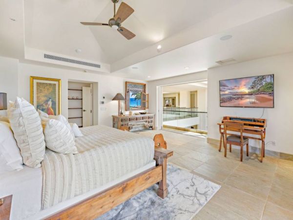 Luxury Estate with 8 Bedrooms & Amazing Amenities