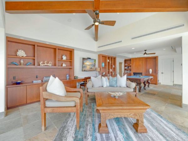 Luxury Estate with 8 Bedrooms & Amazing Amenities