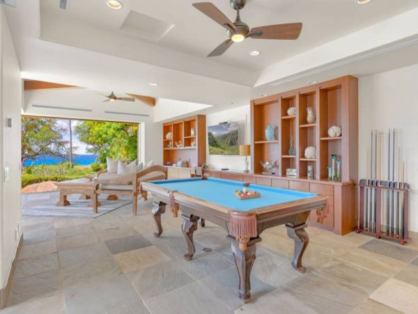 Luxury Estate with 8 Bedrooms & Amazing Amenities