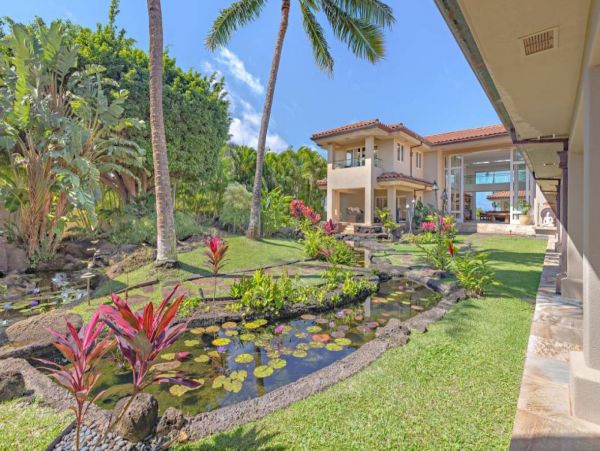 Luxury Estate with 8 Bedrooms & Amazing Amenities