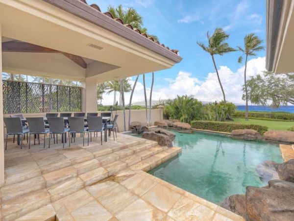 Luxury Estate with 8 Bedrooms & Amazing Amenities