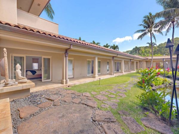 Luxury Estate with 8 Bedrooms & Amazing Amenities