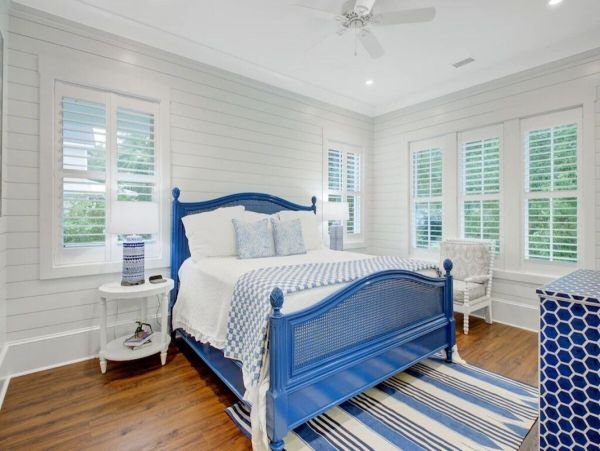 Isle of Palms Luxury Vacation Home 6 Bedrooms Walk to Beach