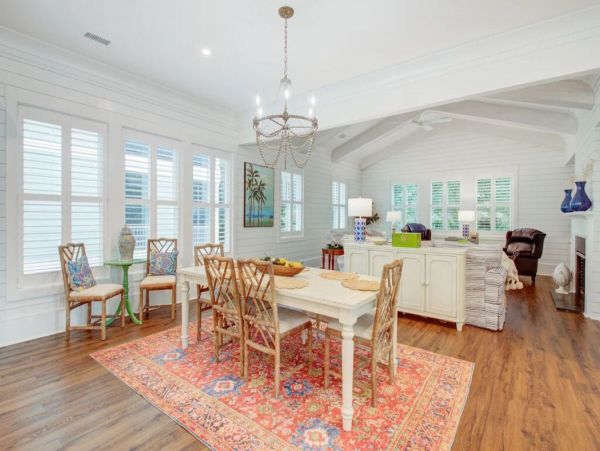 Isle of Palms Luxury Vacation Home 6 Bedrooms Walk to Beach