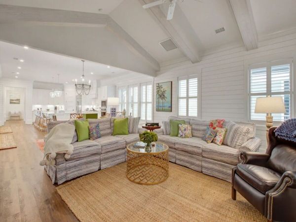 Isle of Palms Luxury Vacation Home 6 Bedrooms Walk to Beach