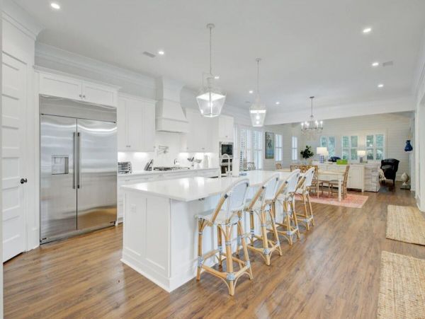 Isle of Palms Luxury Vacation Home 6 Bedrooms Walk to Beach