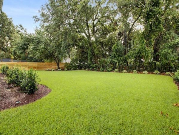Isle of Palms Luxury Vacation Home 6 Bedrooms Walk to Beach