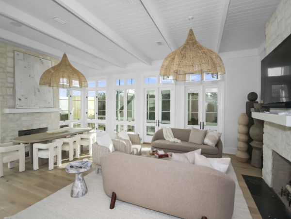 Modern Oceanfront 4 Bedroom Vacation Home Sleeps 12 Guests