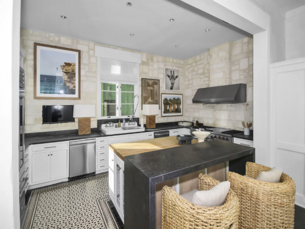Modern Oceanfront 4 Bedroom Vacation Home Sleeps 12 Guests