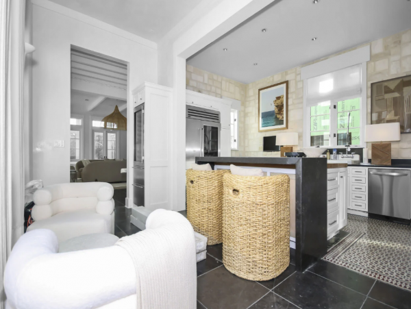 Modern Oceanfront 4 Bedroom Vacation Home Sleeps 12 Guests