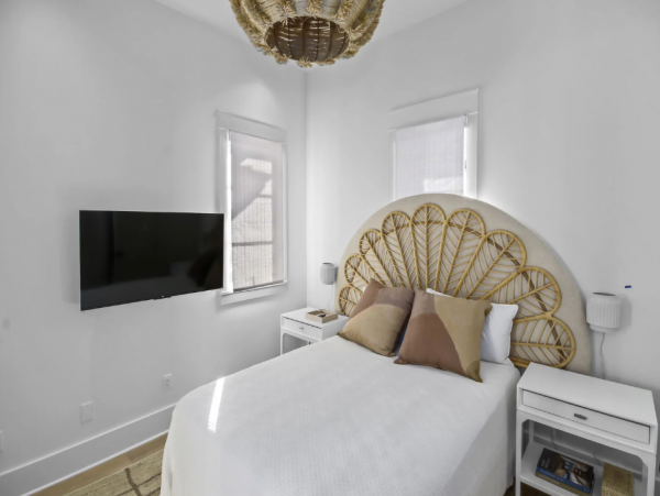Modern Oceanfront 4 Bedroom Vacation Home Sleeps 12 Guests